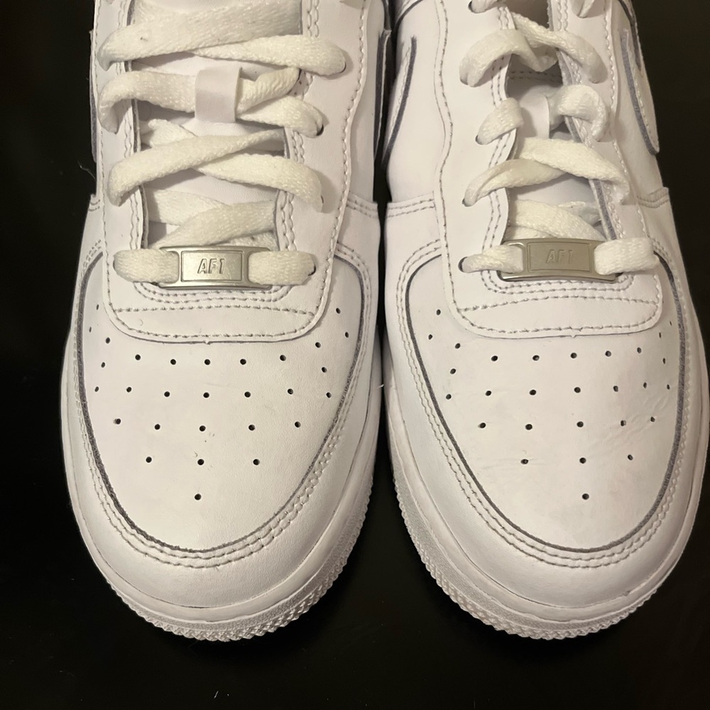 Size 7Y AF1’s